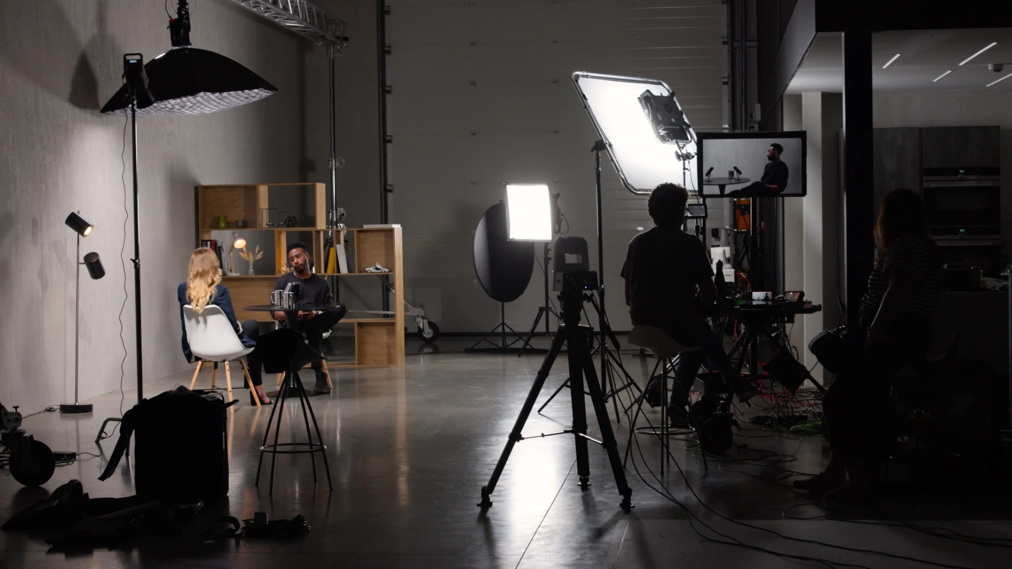 Behind the scenes of a Podlab production: presenters, cameras and studio lighting
